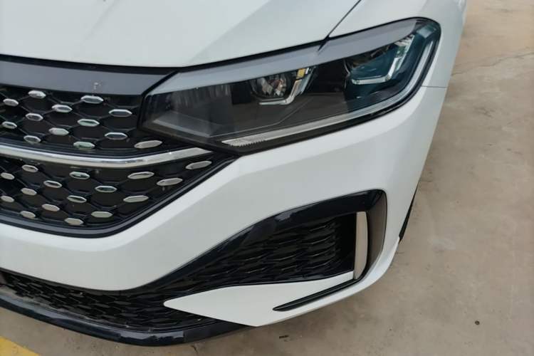 Used Volkswagen Lavida 2026 1.5L Automatic Starry Five-Million Edition Left Front Headlight