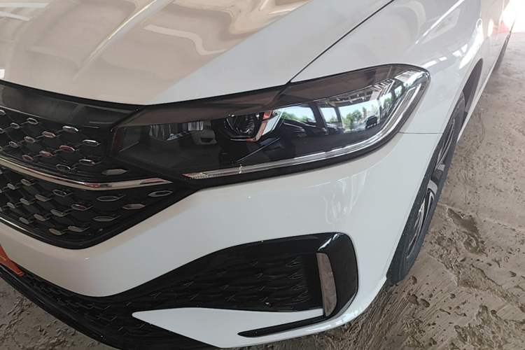 Used Volkswagen Lavida 2026 1.5L Automatic Starry Five-Million Edition Left Front Headlight