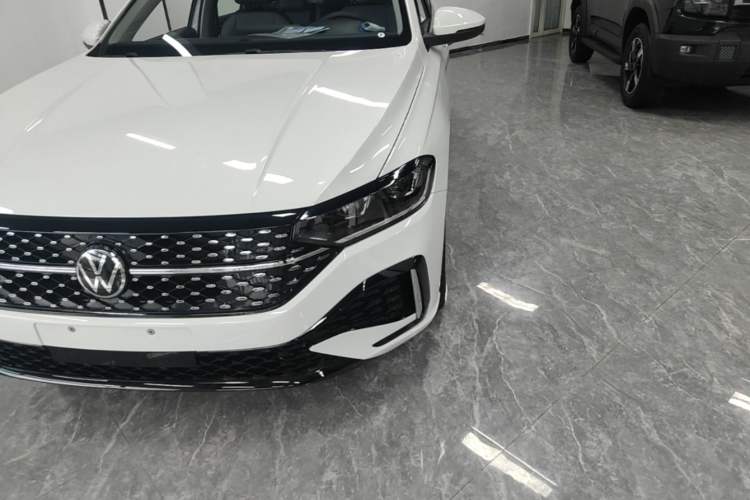 Used Volkswagen Lavida 2026 1.5L Automatic Starry Five-Million Edition Left Front Headlight
