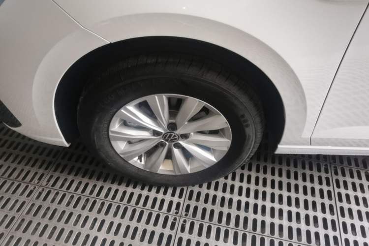 Used Volkswagen Lavida 2026 New Sharp 1.5L Outstanding New Leisure Edition Left Front Wheel Hub
