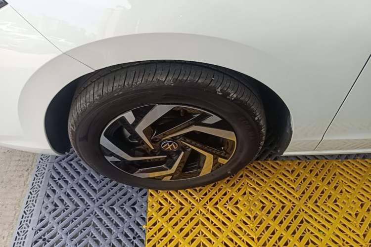 Used Volkswagen Lavida 2026 Pro 300TSI Starry Six Million Edition Left Front Wheel Hub