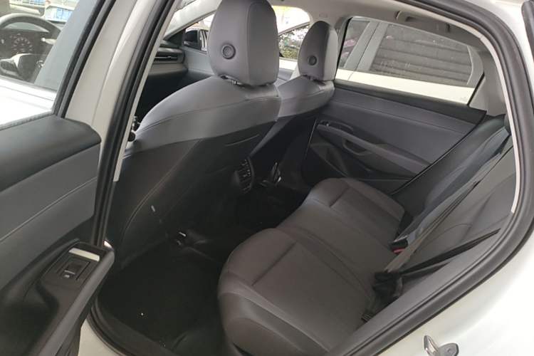 Used Volkswagen Lavida 2026 Pro 300TSI Starry Zhi Yi Edition Left Rear Seat