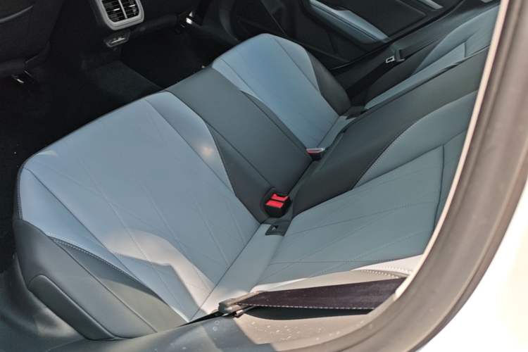 Used Volkswagen Lavida 2026 1.5L Automatic Starry Five-Million Edition Left Rear Seat