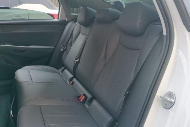 Used Volkswagen Lavida 2026 Pro 1.5L Starry Six Million Edition Left Rear Seat