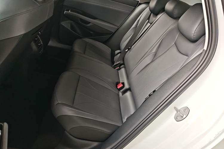 Used Volkswagen Lavida 2026 Pro 300TSI Starry Six Million Edition Left Rear Seat