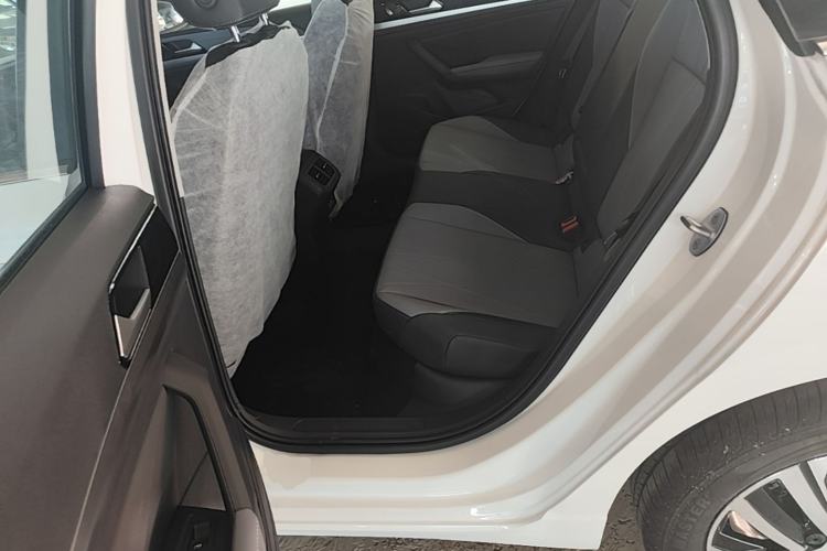 Used Volkswagen Lavida 2026 1.5L Automatic Starry Five-Million Edition Left Rear Seat