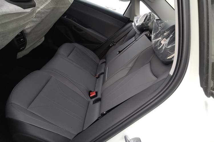 Used Volkswagen Lavida 2026 Pro 300TSI Starry Zhi Yi Edition Left Rear Seat