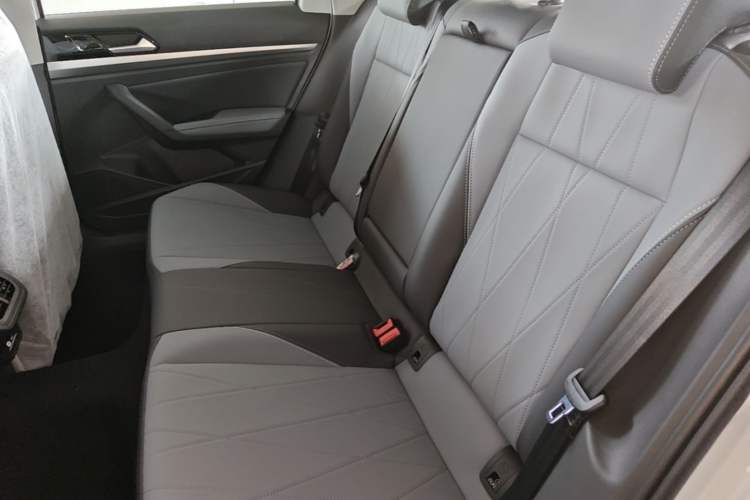 Used Volkswagen Lavida 2026 1.5L Automatic Starry Five-Million Edition Left Rear Seat