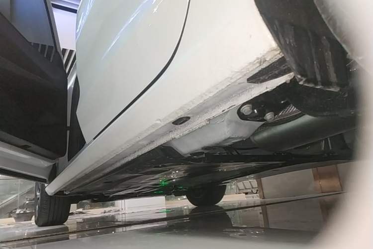 Used Volkswagen Lavida 2026 Pro 300TSI Six Million Edition Left Side Sill