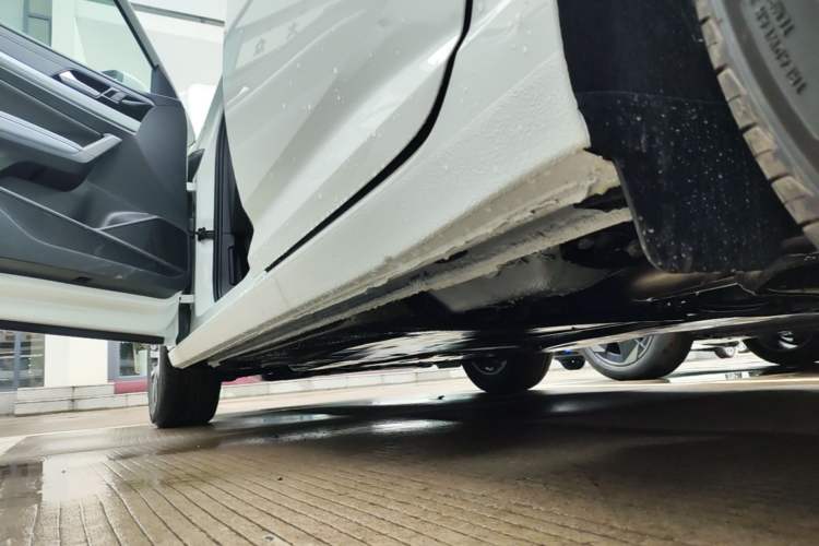 Used Volkswagen Lavida 2026 1.5L Automatic Starry Five-Million Edition Left Side Sill