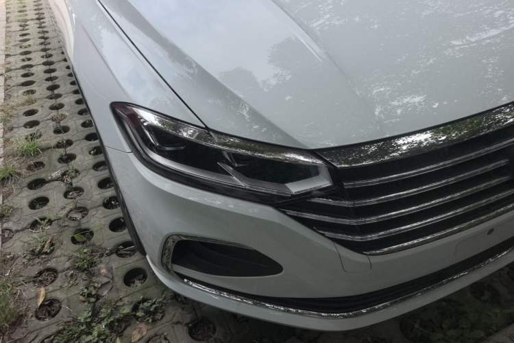 Used Volkswagen Lavida 2026 1.5L Automatic Five-Million Edition Right Front Headlight