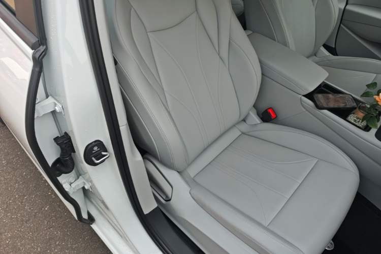 Used Volkswagen Lavida 2026 Pro 1.5L Starry Six Million Edition Right Front Seat