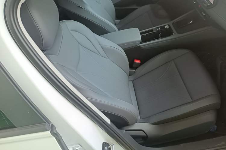 Used Volkswagen Lavida 2026 Pro 300TSI Starry Six Million Edition Right Front Seat