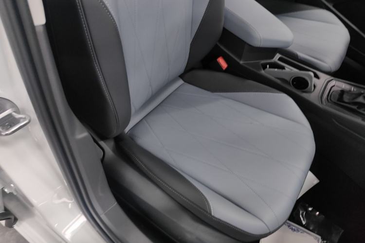 Used Volkswagen Lavida 2026 1.5L Automatic Starry Five-Million Edition Right Front Seat