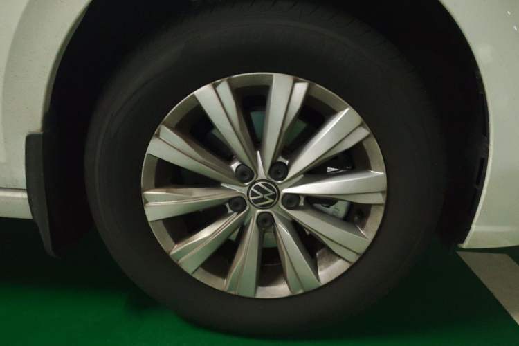 Used Volkswagen Lavida 2026 New Sharp 1.5L Outstanding New Leisure Edition Right Front Wheel Hub