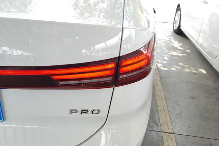 Used Volkswagen Lavida 2026 Pro 300TSI Starry Zhi Yi Edition Right Rear Taillight