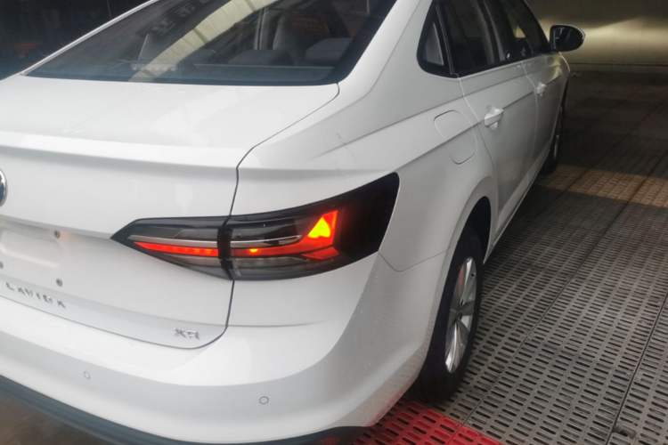 Used Volkswagen Lavida 2026 New Sharp 1.5L Outstanding New Leisure Edition Right Rear Taillight