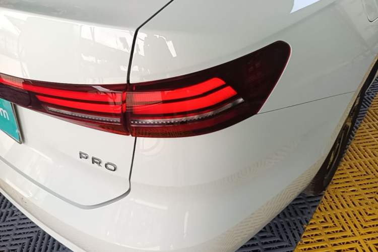 Used Volkswagen Lavida 2026 Pro 300TSI Starry Six Million Edition Right Rear Taillight