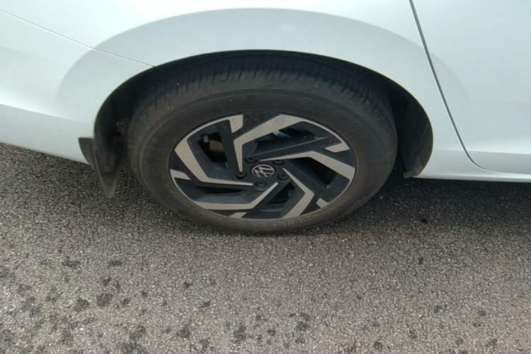 Used Volkswagen Lavida 2026 Pro 1.5L Six Million Edition Right Rear Wheel Hub