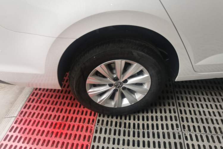 Used Volkswagen Lavida 2026 New Sharp 1.5L Outstanding New Leisure Edition Right Rear Wheel Hub