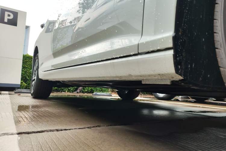 Used Volkswagen Lavida 2026 1.5L Automatic Starry Five-Million Edition Right Side Sill