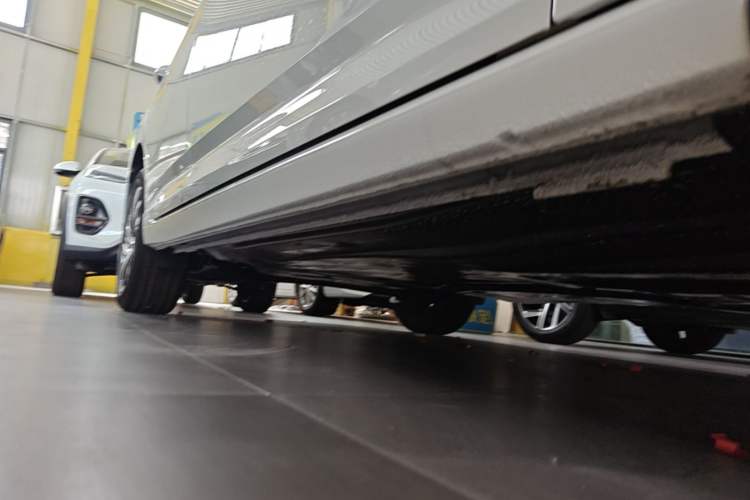 Used Volkswagen Lavida 2026 1.5L Automatic Starry Five-Million Edition Right Side Sill