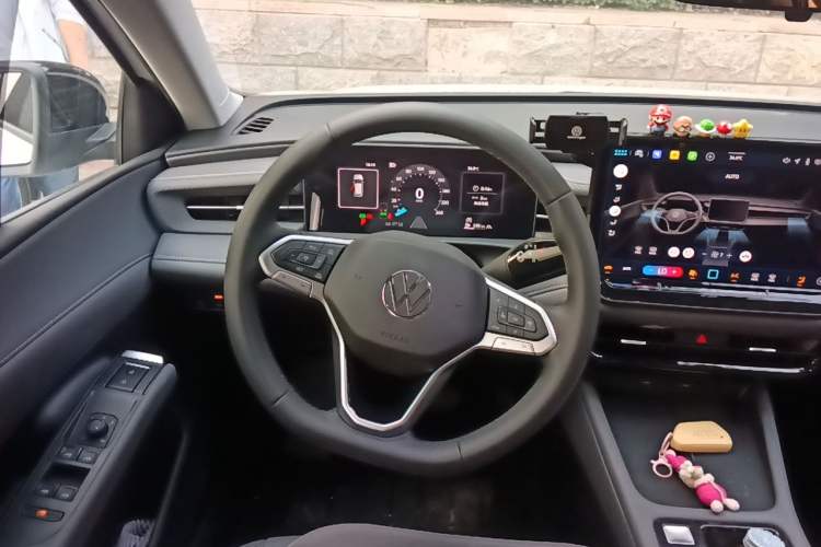Used Volkswagen Lavida 2026 Pro 300TSI Starry Six Million Edition Steering Wheel