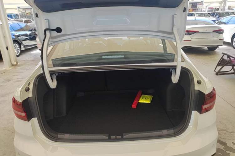 Used Volkswagen Lavida 2026 1.5L Automatic Starry Five-Million Edition Trunk