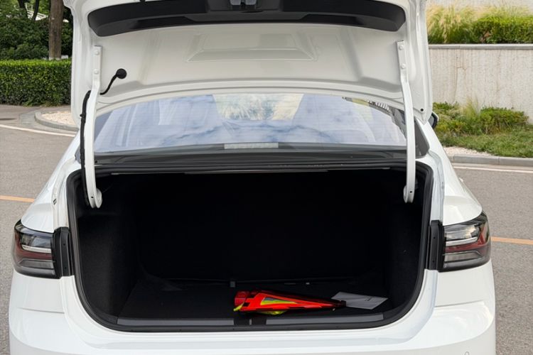 Used Volkswagen Lavida 2026 New Sharp 1.5L Outstanding New Leisure Edition Trunk