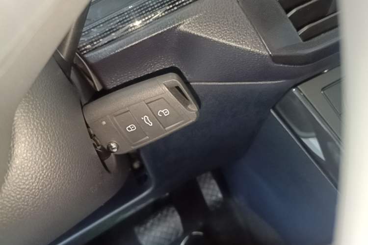Used Volkswagen Lavida 2026 New Sharp 1.5L Outstanding New Leisure Edition Vehicle Key