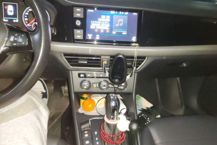 Used Volkswagen Lavida Pure Electric 2019 Enjoyment Edition Audio And AC Panel