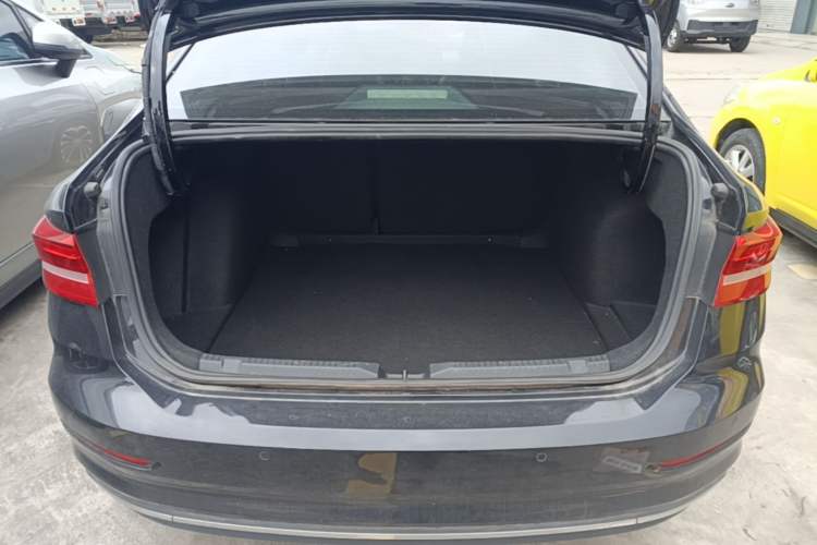Used Volkswagen Lavida Pure Electric 2019 Enjoyment Edition Trunk
