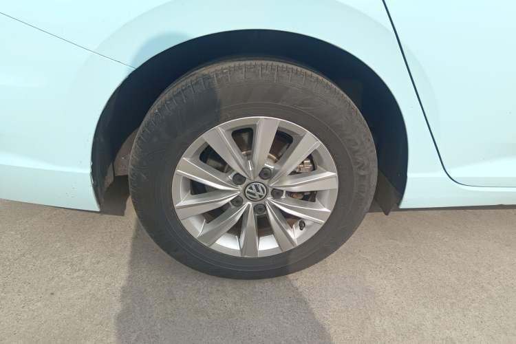 Used Volkswagen Lavida Pure Electric 2019 Low-Trim Version Right Rear Wheel Hub