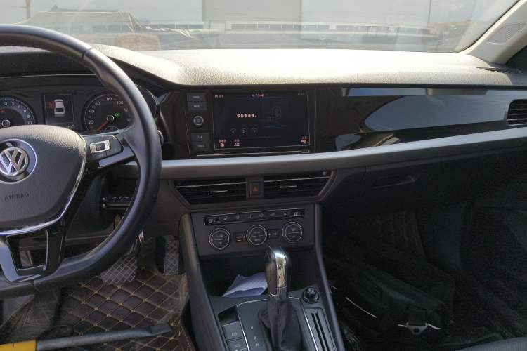 Used Volkswagen Lavida Pure Electric 2019 Enjoyment Edition Audio And AC Panel