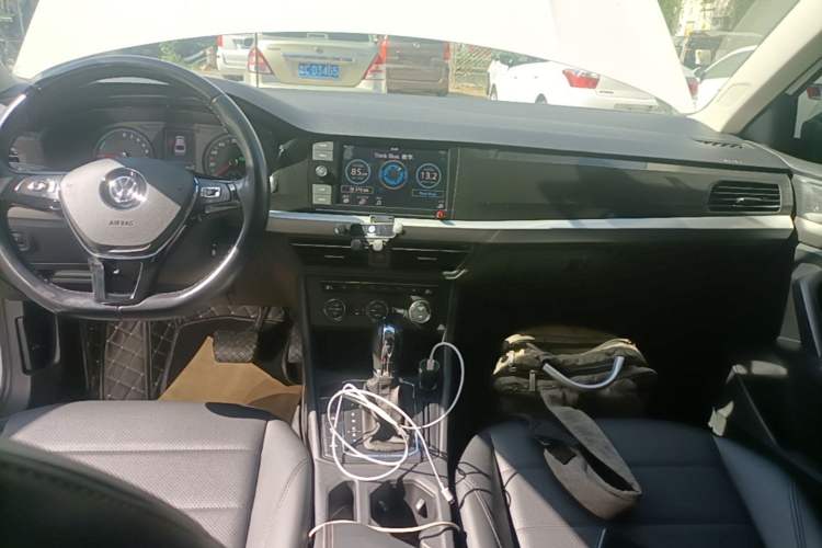 Used Volkswagen Lavida Pure Electric 2019 Low-Trim Version Audio And AC Panel