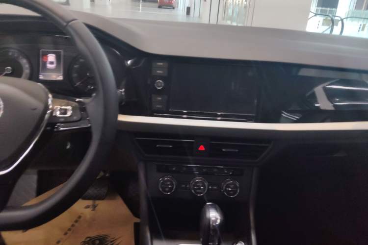 Used Volkswagen Lavida Pure Electric 2019 Enjoyment Edition Audio And AC Panel