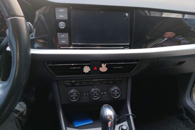 Used Volkswagen Lavida Pure Electric 2019 Enjoyment Edition Audio And AC Panel