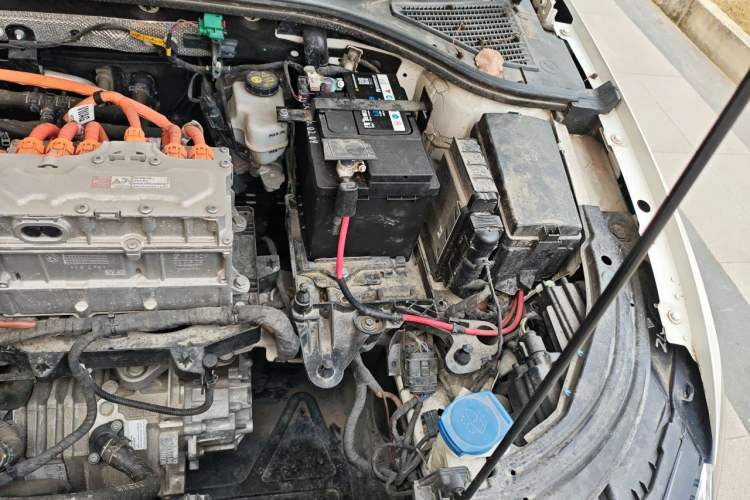 Used Volkswagen Lavida Pure Electric 2019 Low-Trim Version Engine Bay Left