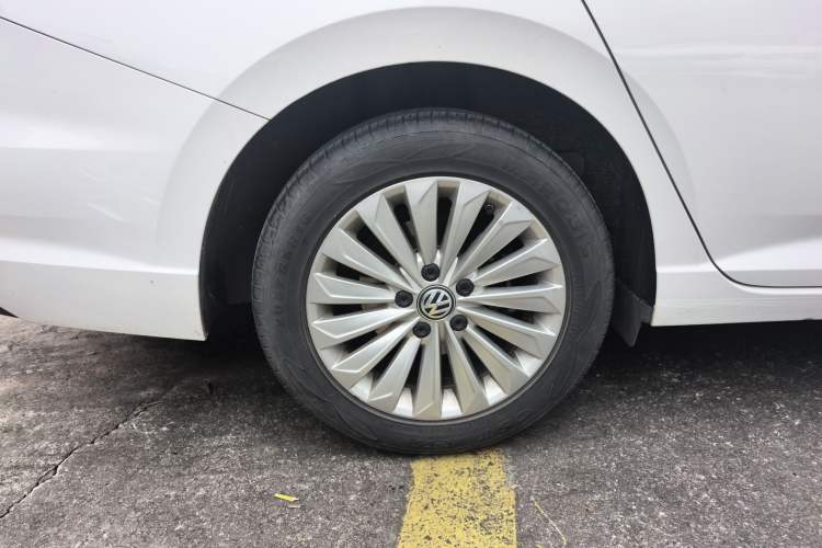Used Volkswagen Lavida Pure Electric 2019 Low-Trim Version Exterior 5