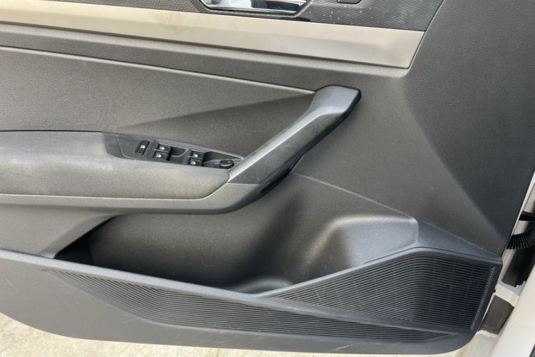 Used Volkswagen Lavida Pure Electric 2019 Enjoyment Edition Interior 3