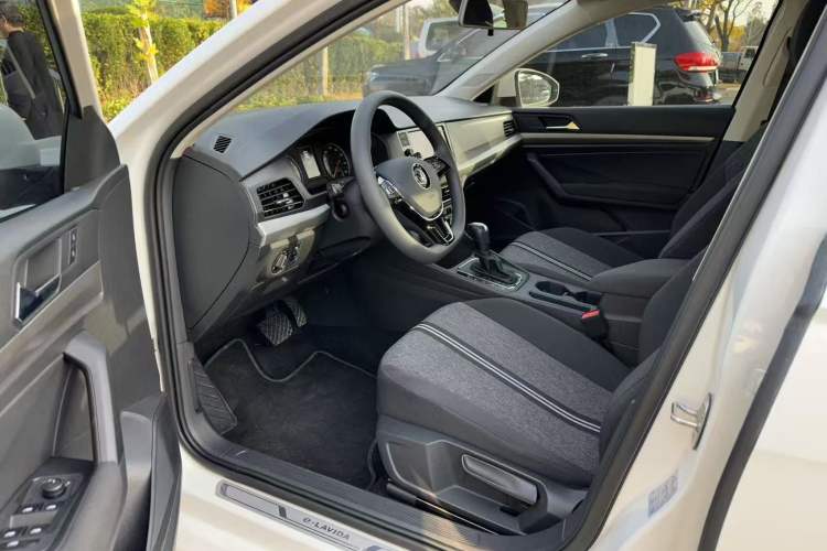 Used Volkswagen Lavida Pure Electric 2019 Enjoyment Edition Interior 3