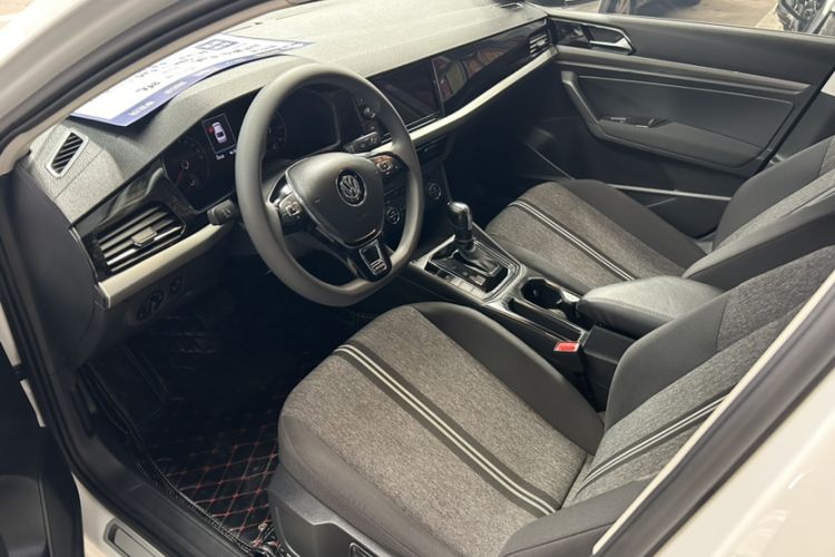 Used Volkswagen Lavida Pure Electric 2019 Low-Trim Version Interior 4