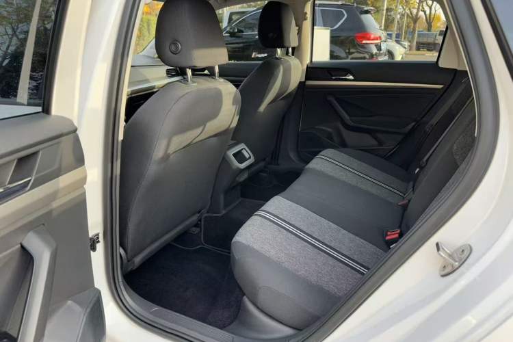 Used Volkswagen Lavida Pure Electric 2019 Enjoyment Edition Interior 4