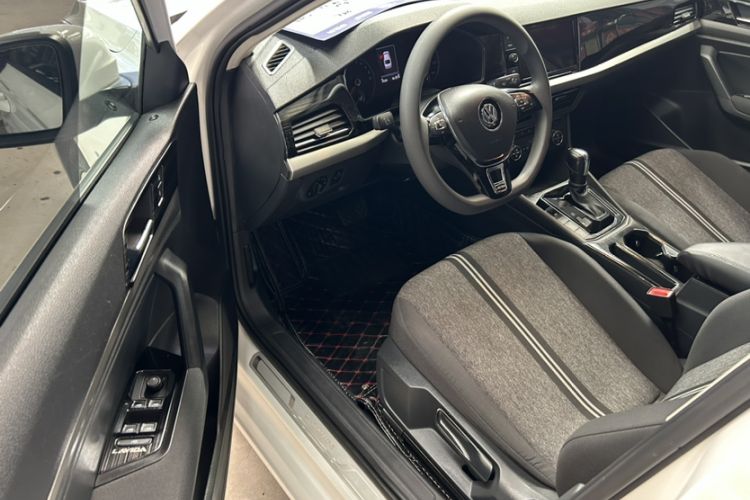 Used Volkswagen Lavida Pure Electric 2019 Low-Trim Version Interior 5