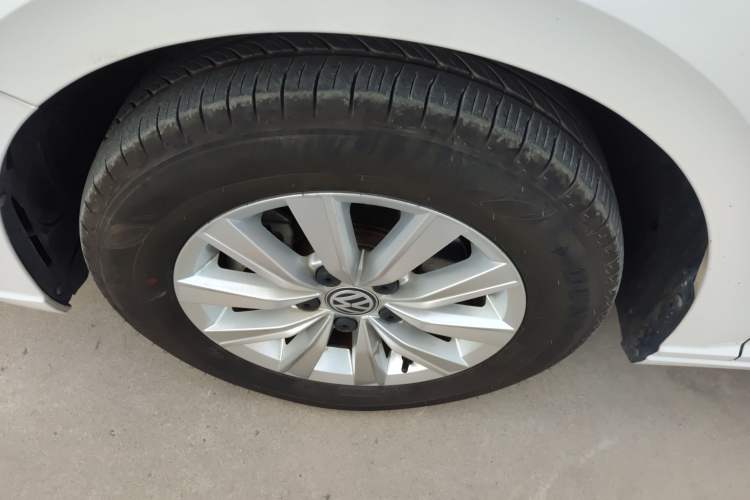 Used Volkswagen Lavida Pure Electric 2019 Low-Trim Version Left Front Wheel Hub