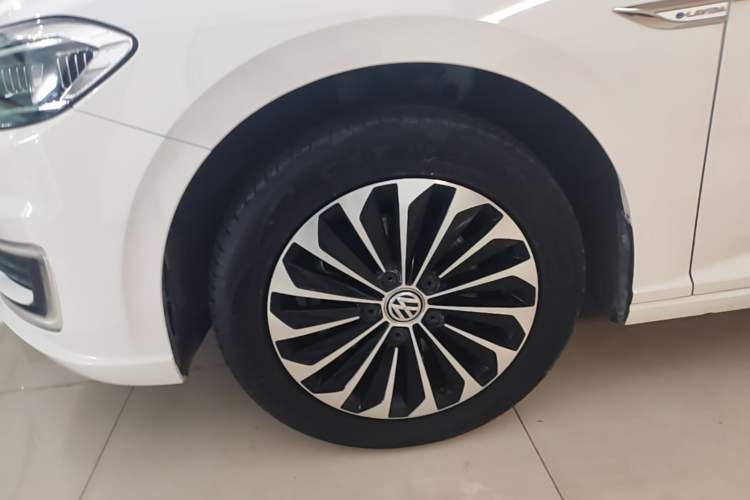 Used Volkswagen Lavida Pure Electric 2019 Enjoyment Edition Left Front Wheel Hub