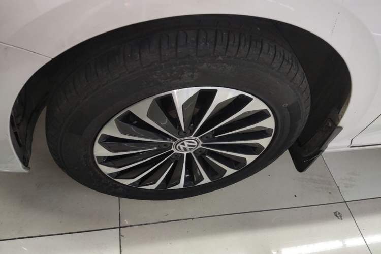 Used Volkswagen Lavida Pure Electric 2019 Enjoyment Edition Left Front Wheel Hub