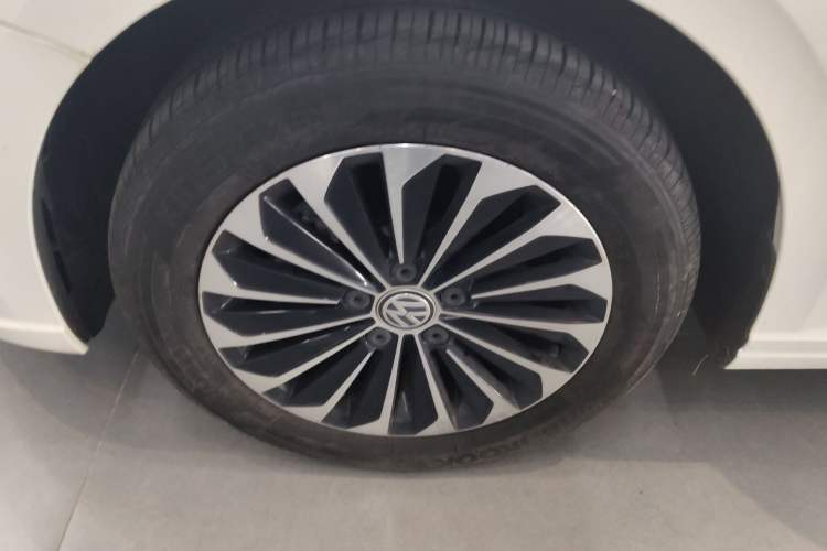 Used Volkswagen Lavida Pure Electric 2019 Enjoyment Edition Left Front Wheel Hub