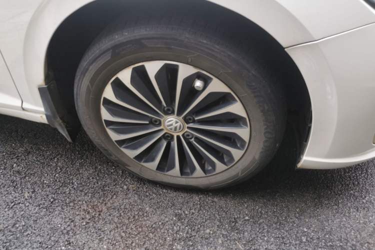 Used Volkswagen Lavida Pure Electric 2019 Enjoyment Edition Right Front Wheel Hub