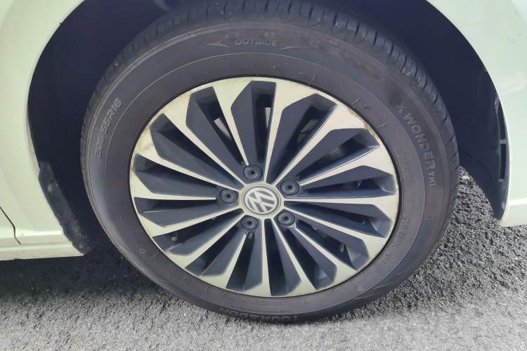 Used Volkswagen Lavida Pure Electric 2019 Enjoyment Edition Right Front Wheel Hub